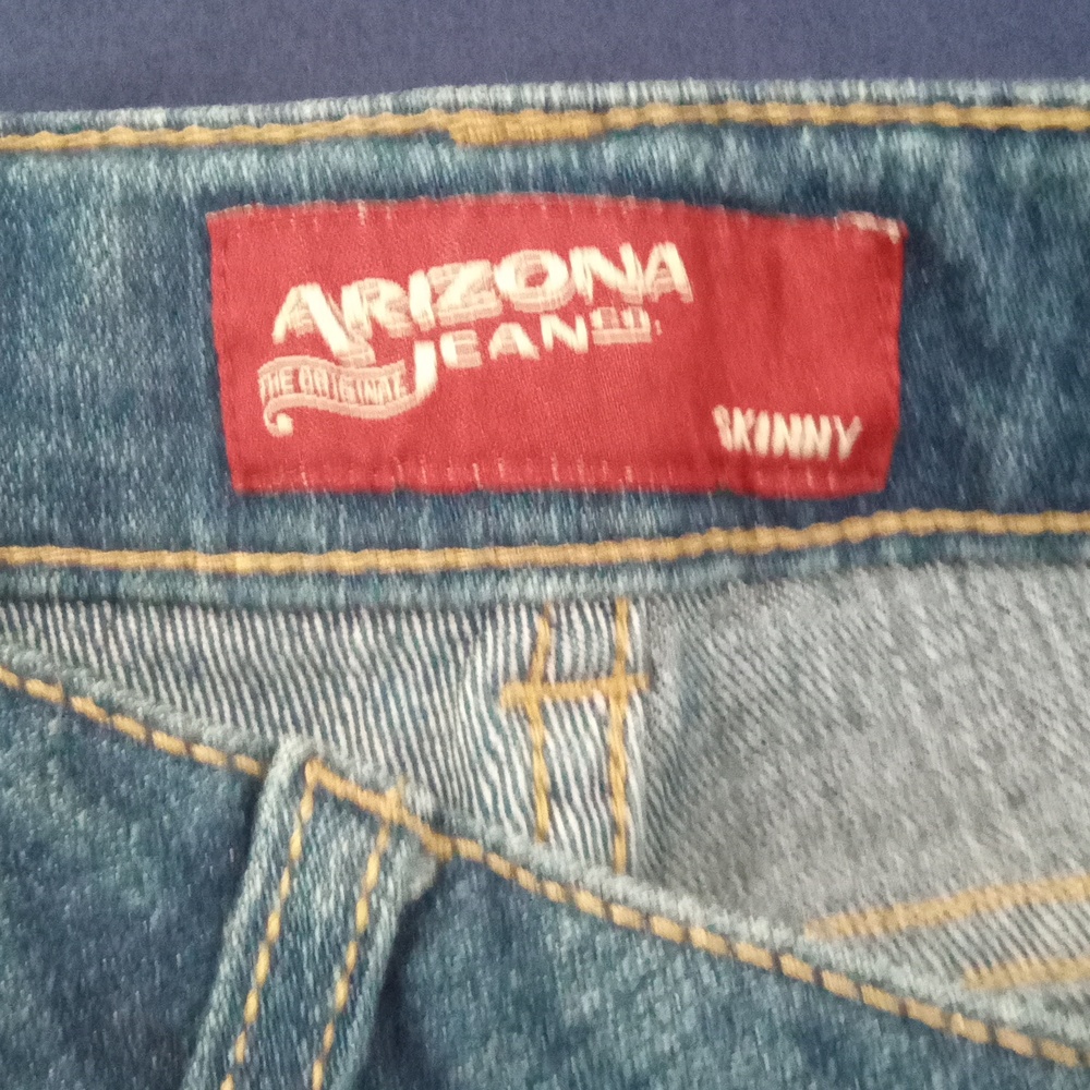 Jeans - Picture 2 of 4